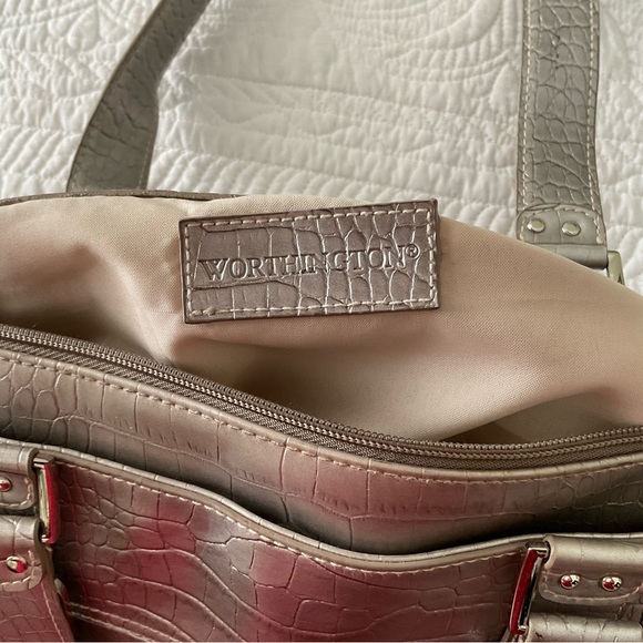 WORTHINGTON, PLATINUM/ METALLIC FAUX CROCODILE, LEATHER PURSE - Picture 5 of 7